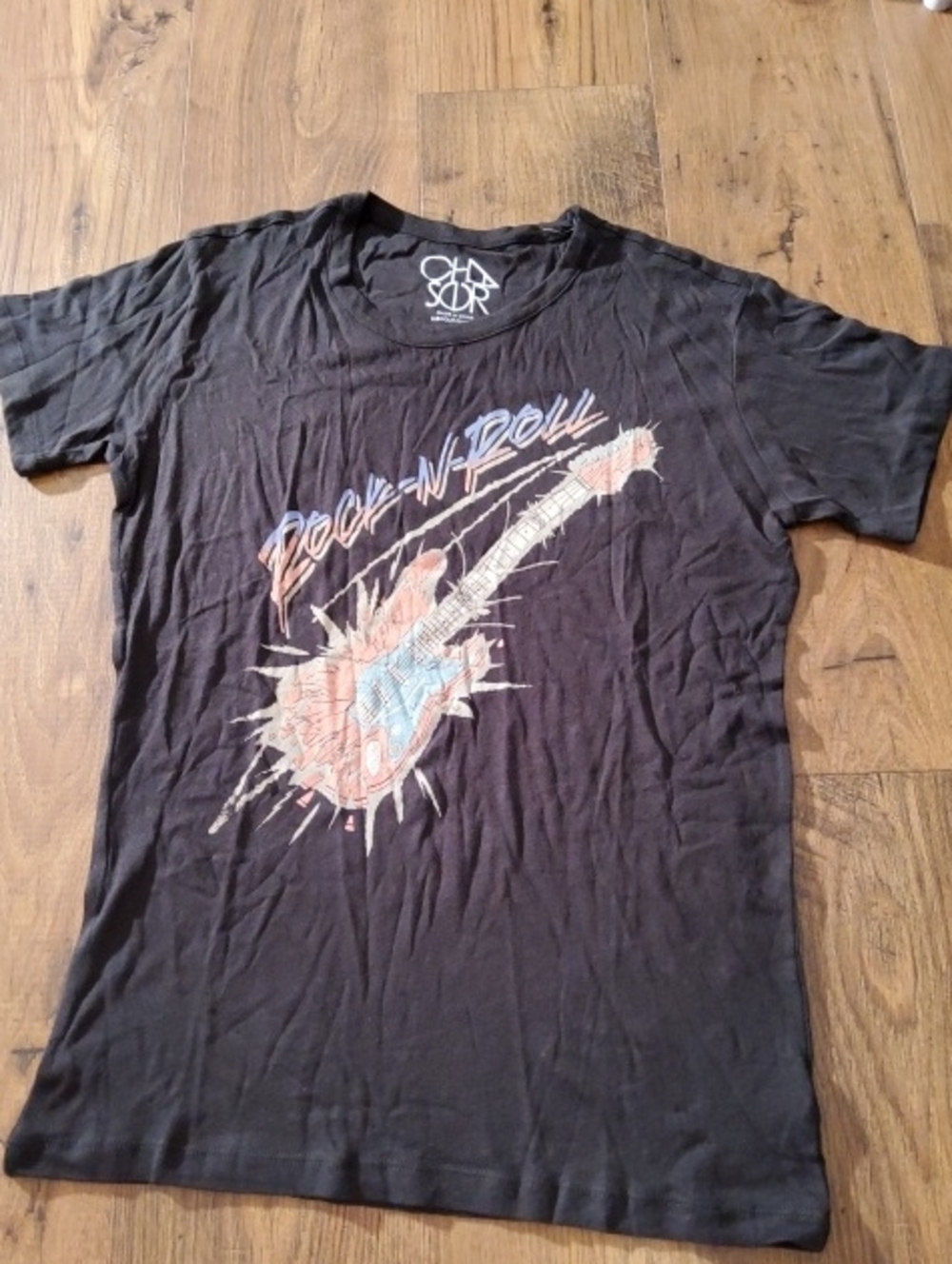 Chaser Black Rock-N-Roll Guitar Graphic Tee Vintage Look Medium NWT
